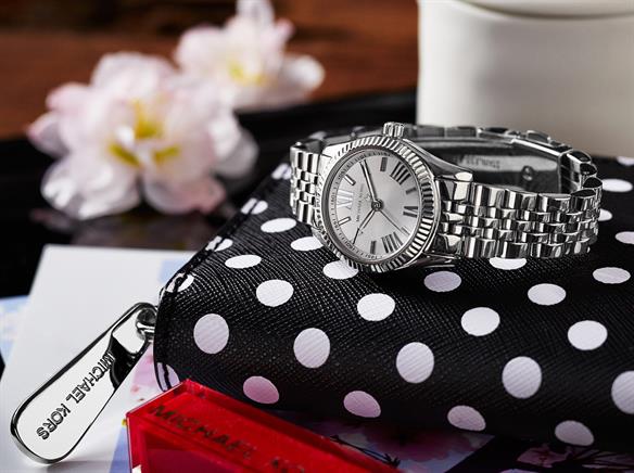 Đồng hồ Michael Kors dành cho nữ có giá bao nhiêu?