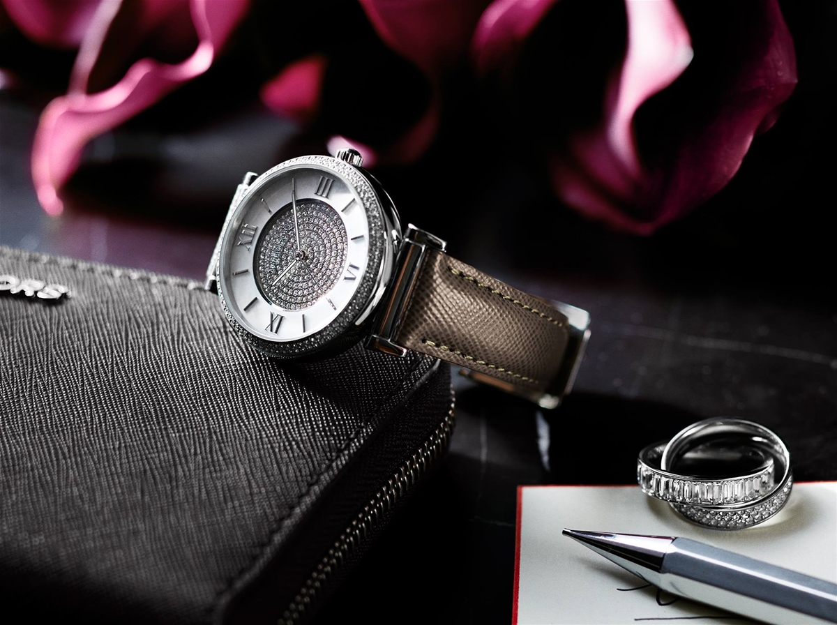 banner đồng hồ Michael kors